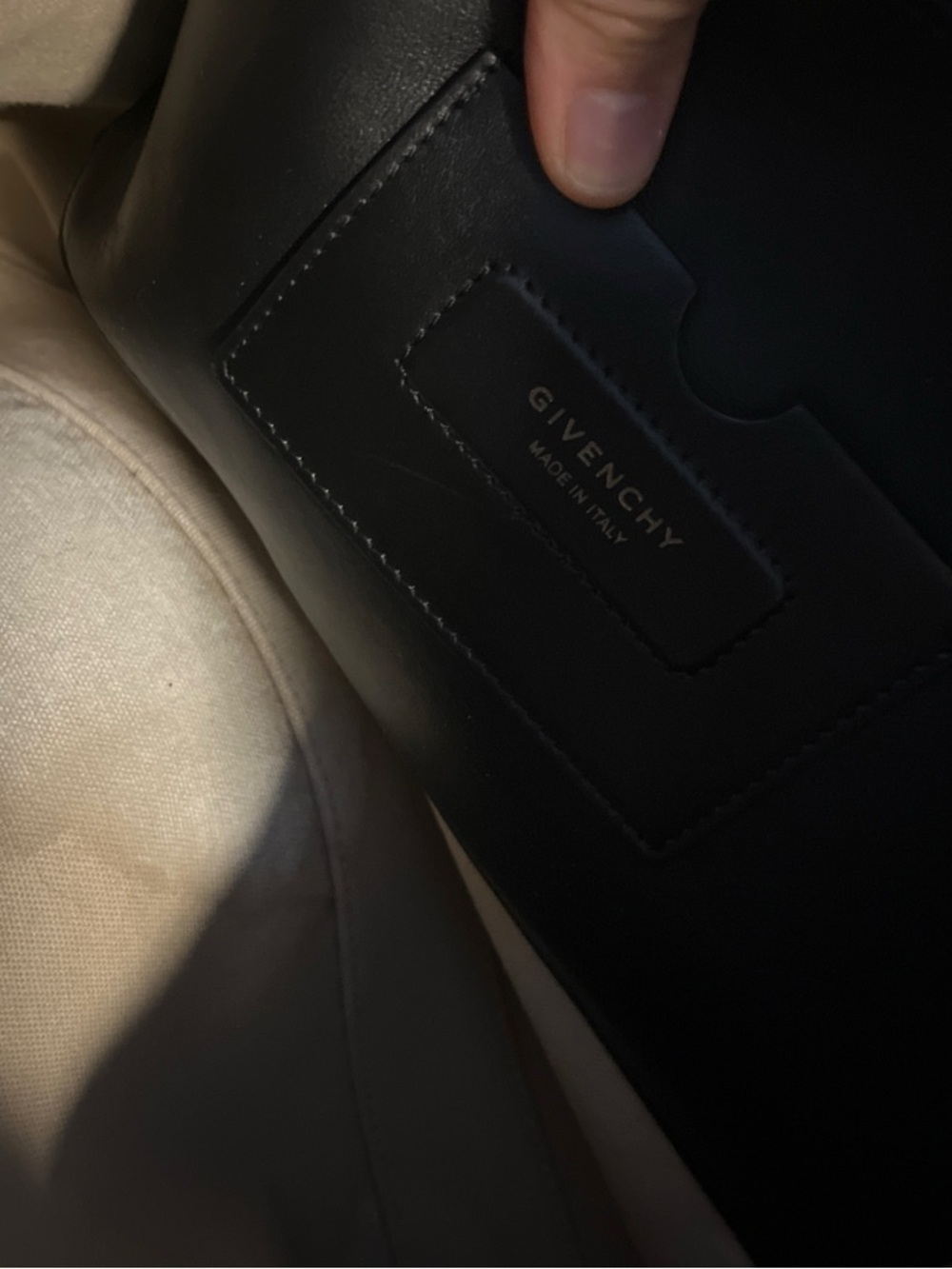 Givenchy Antigona Soft Medium - Picture 8 of 12